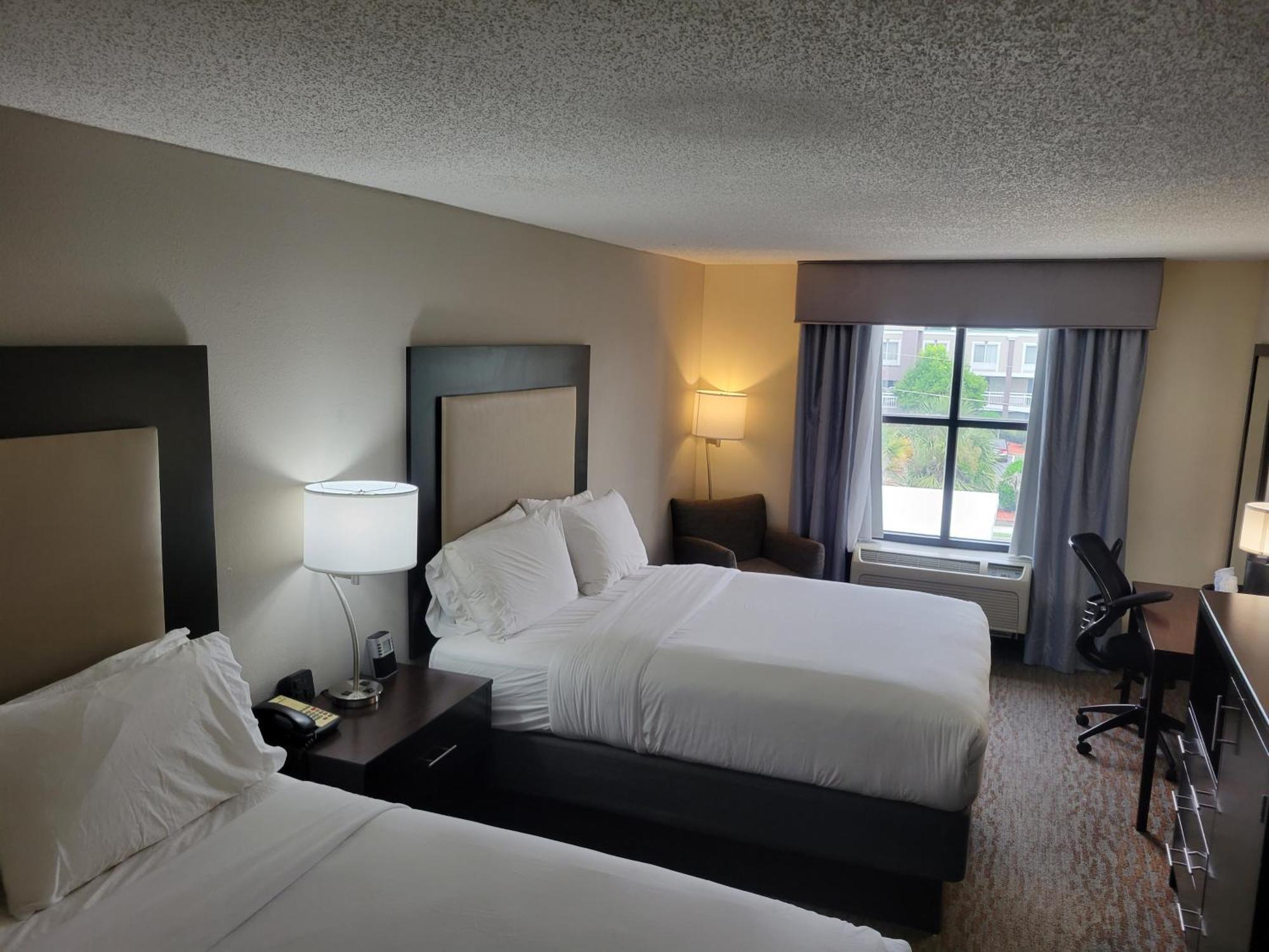 Holiday Inn Hotel Atlanta-Northlake, A Full Service Hotel Tucker Exterior photo