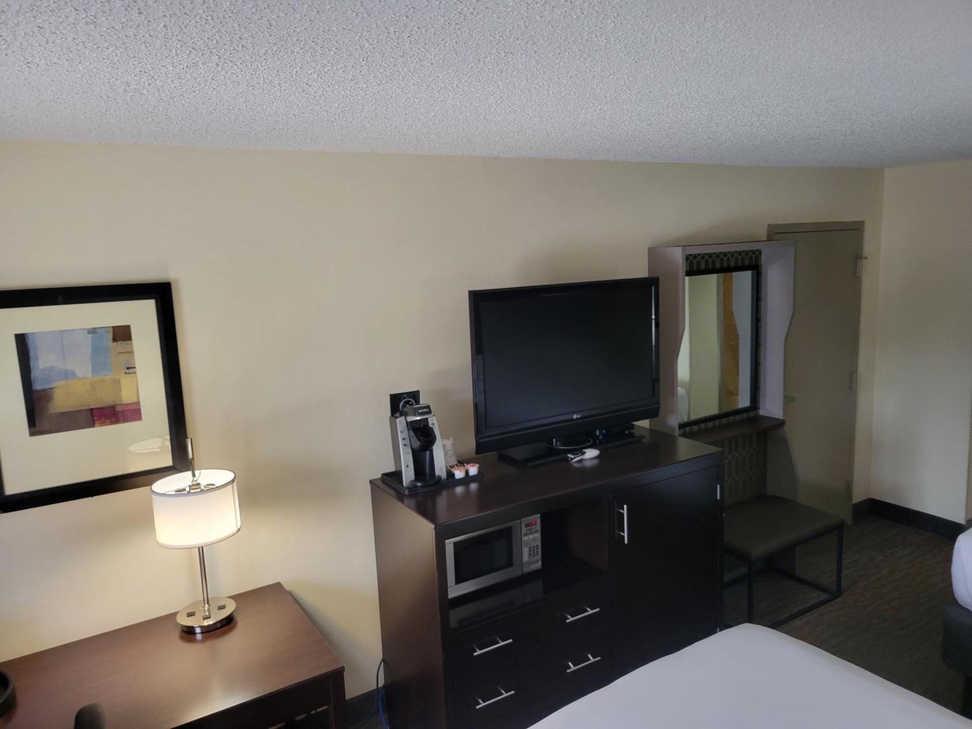 Holiday Inn Hotel Atlanta-Northlake, A Full Service Hotel Tucker Exterior photo