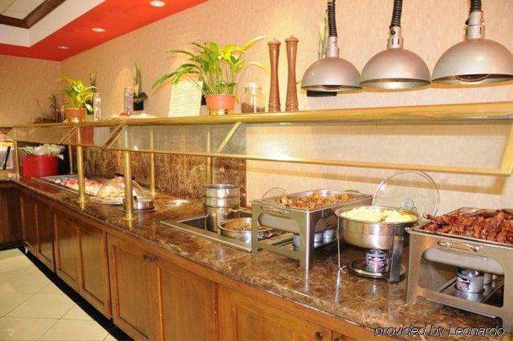 Holiday Inn Hotel Atlanta-Northlake, A Full Service Hotel Tucker Restaurant photo